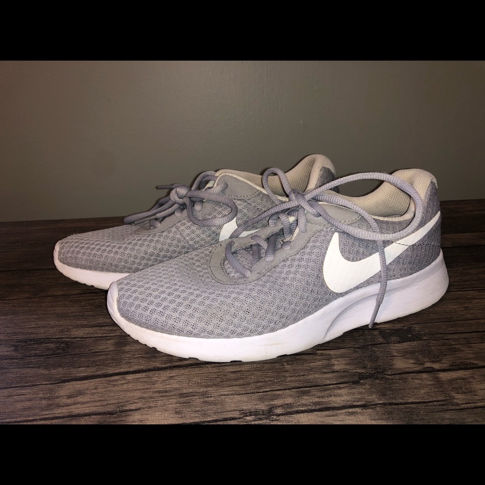 Women’s Nike size 7